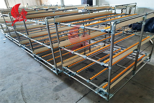 Thanh trượt con lăn gắn trên kệ xe công nghiệp 